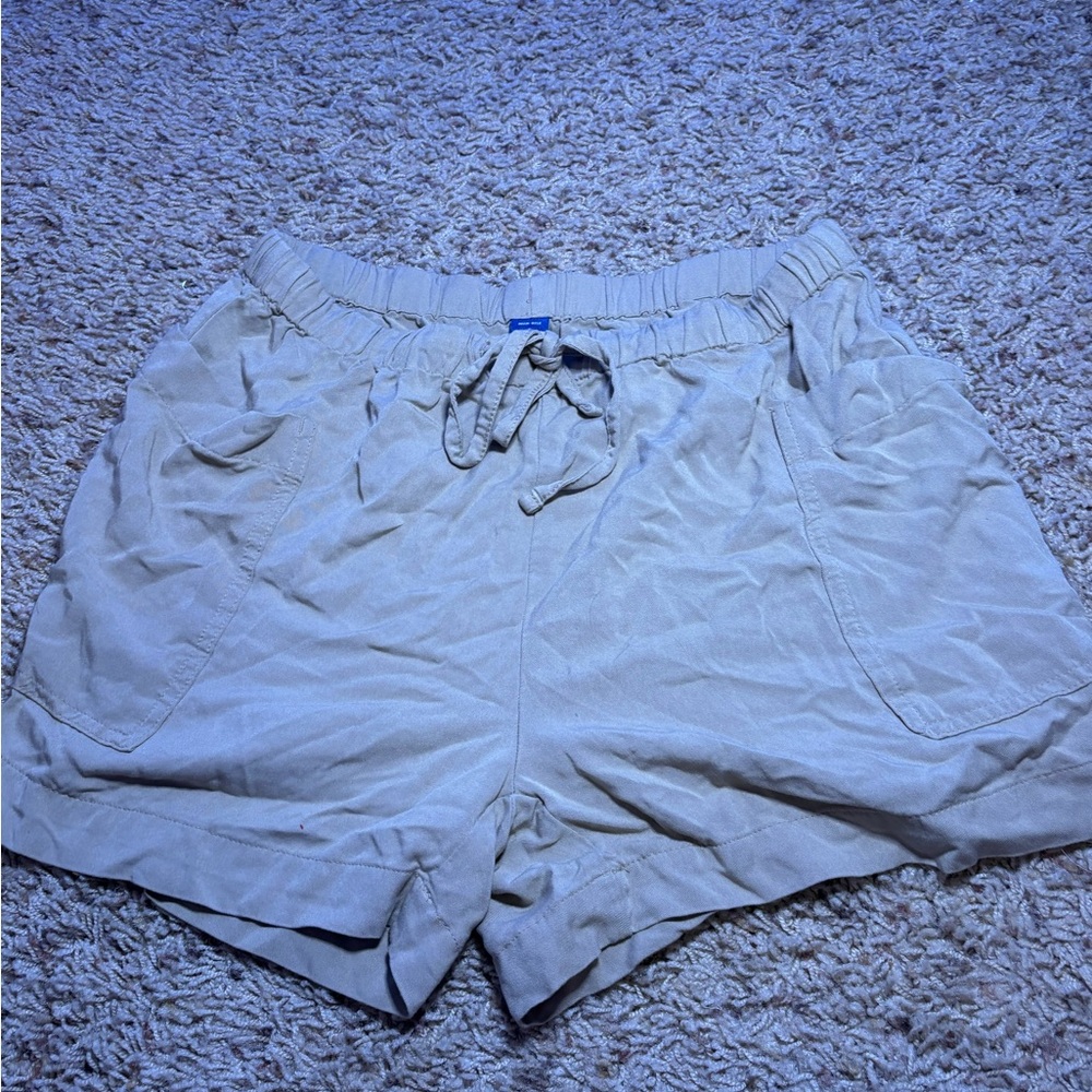 Old Navy Women's Light Tan Cargo Shorts